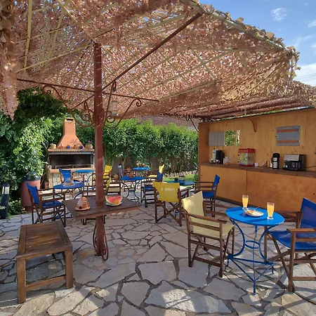 Kalypso & Appartement Karavomylos