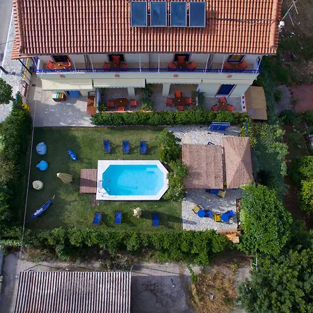 Kalypso & * Karavomylos